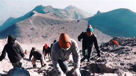 youtube pendakian gunung merapi terkini